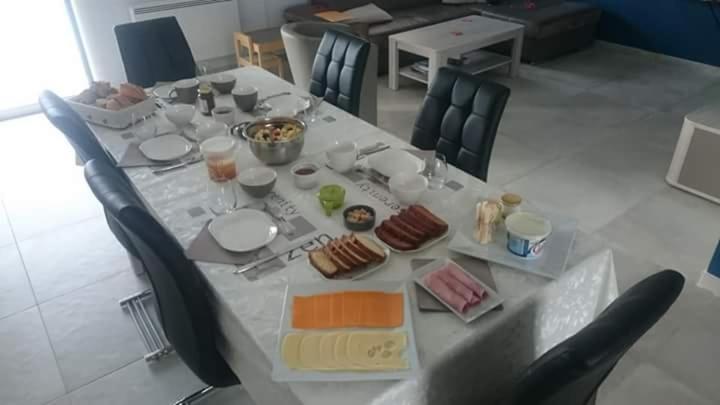 Les Figues Bed & Breakfast Caromb Bagian luar foto