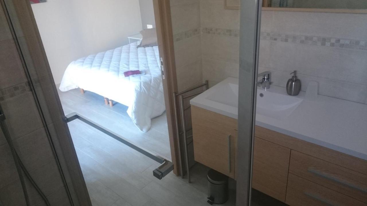 Les Figues Bed & Breakfast Caromb Bagian luar foto