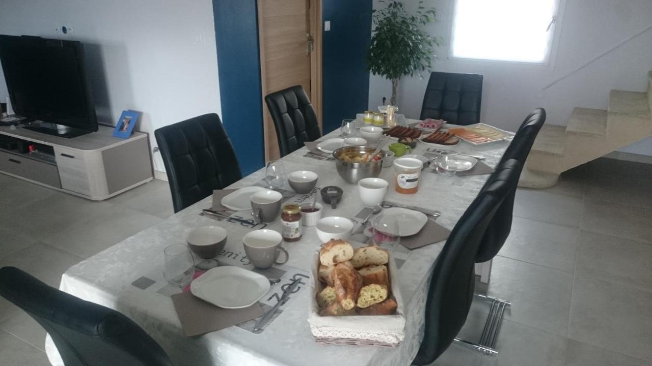 Les Figues Bed & Breakfast Caromb Bagian luar foto