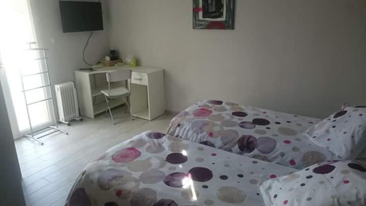 Les Figues Bed & Breakfast Caromb Bagian luar foto