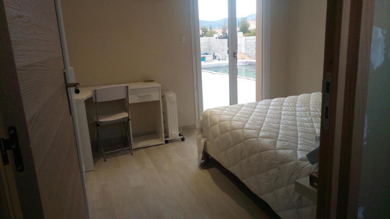 Les Figues Bed & Breakfast Caromb Bagian luar foto
