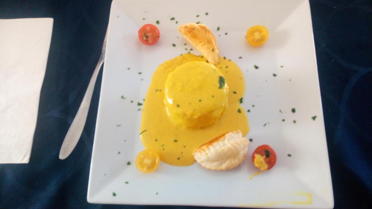 Les Figues Bed & Breakfast Caromb Bagian luar foto